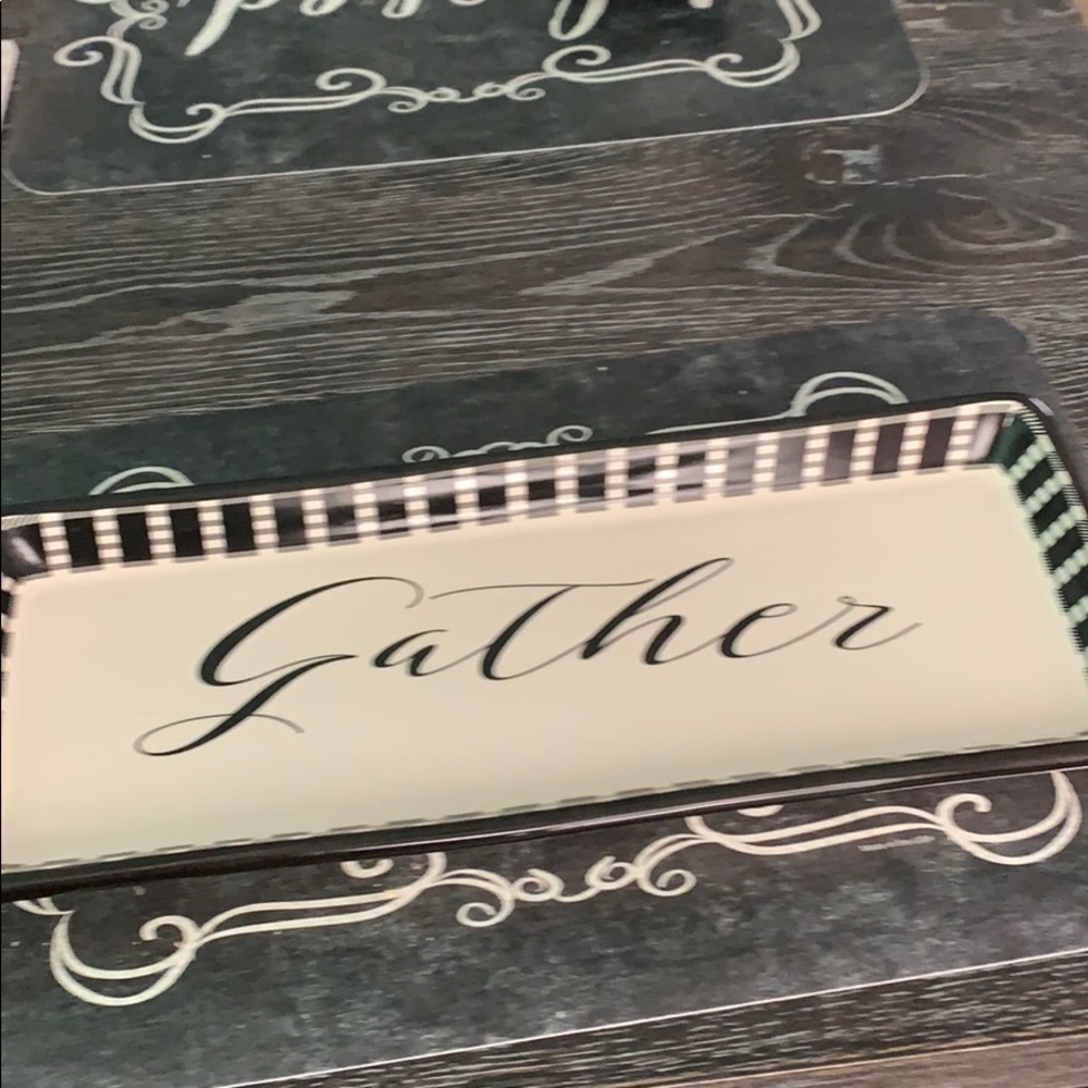 Farmhouse style cookies plate 15x6x1in NWT